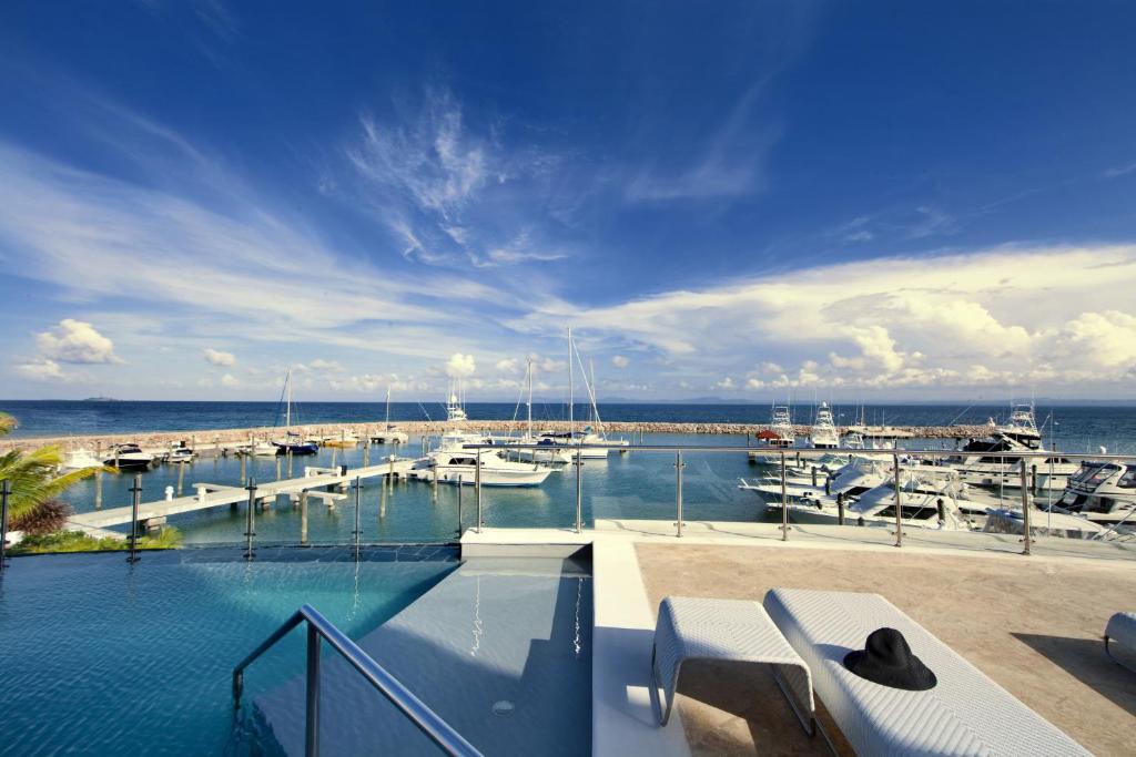 The Bannister Hotel & Yacht Club — supplier image 1